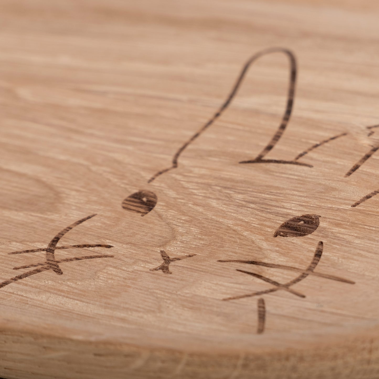 Tablett Hase aus Eiche