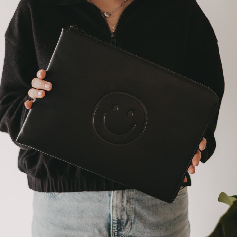 Laptoptasche Smiley schwarz | Eulenschnitt 