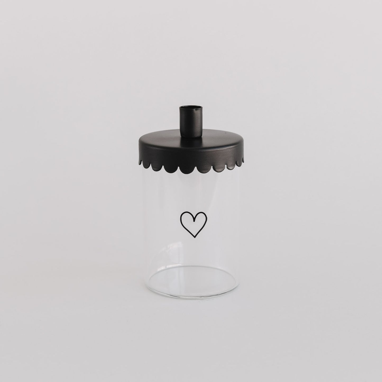 Schwarzer Kerzenhalter Welle auf Vorratsglas mit Herzaufdruck, passend für Mini-Vorratsgläser mit 6 cm Durchmesser.