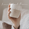 Me Time Keramikbecher in der Hand, Limited Edition von Eulenschnitt, langsam rotierende Produktansicht als GIF.