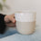 Keramikbecher mit Sternprägung auf Jeans, moderner Becher für Kaffee oder Tee